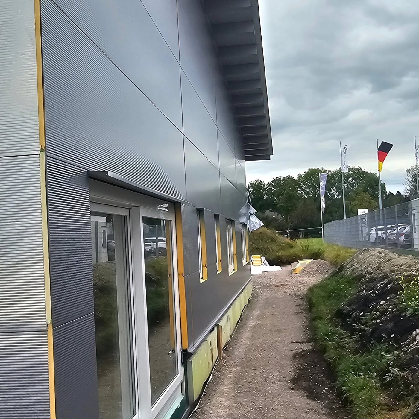 Gewerbebau: Fenster & Fassade